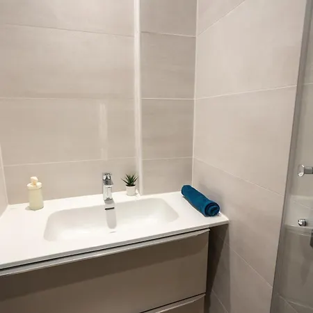 Apartment Joli Petit Renove Au Quartier Montorgueil Centre !